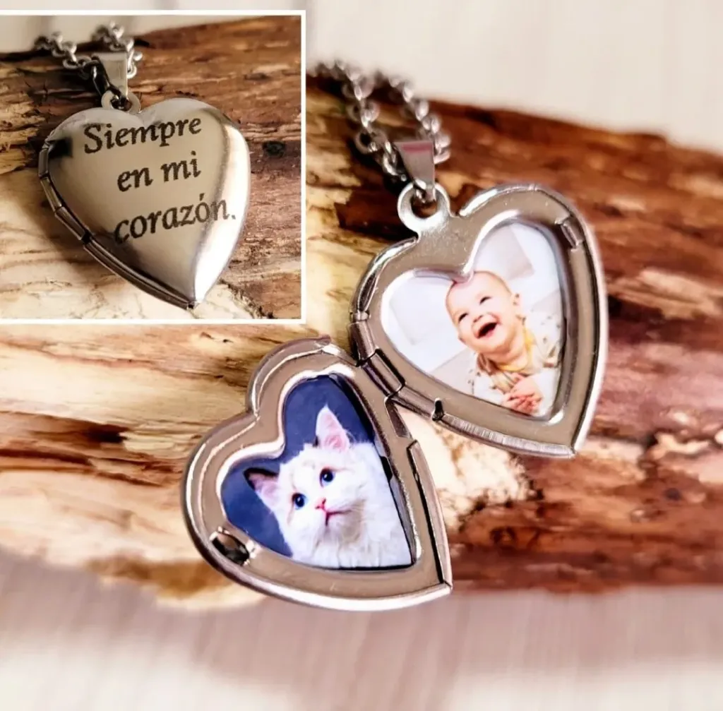 Collar RELICARIO con fotos y frase corazón