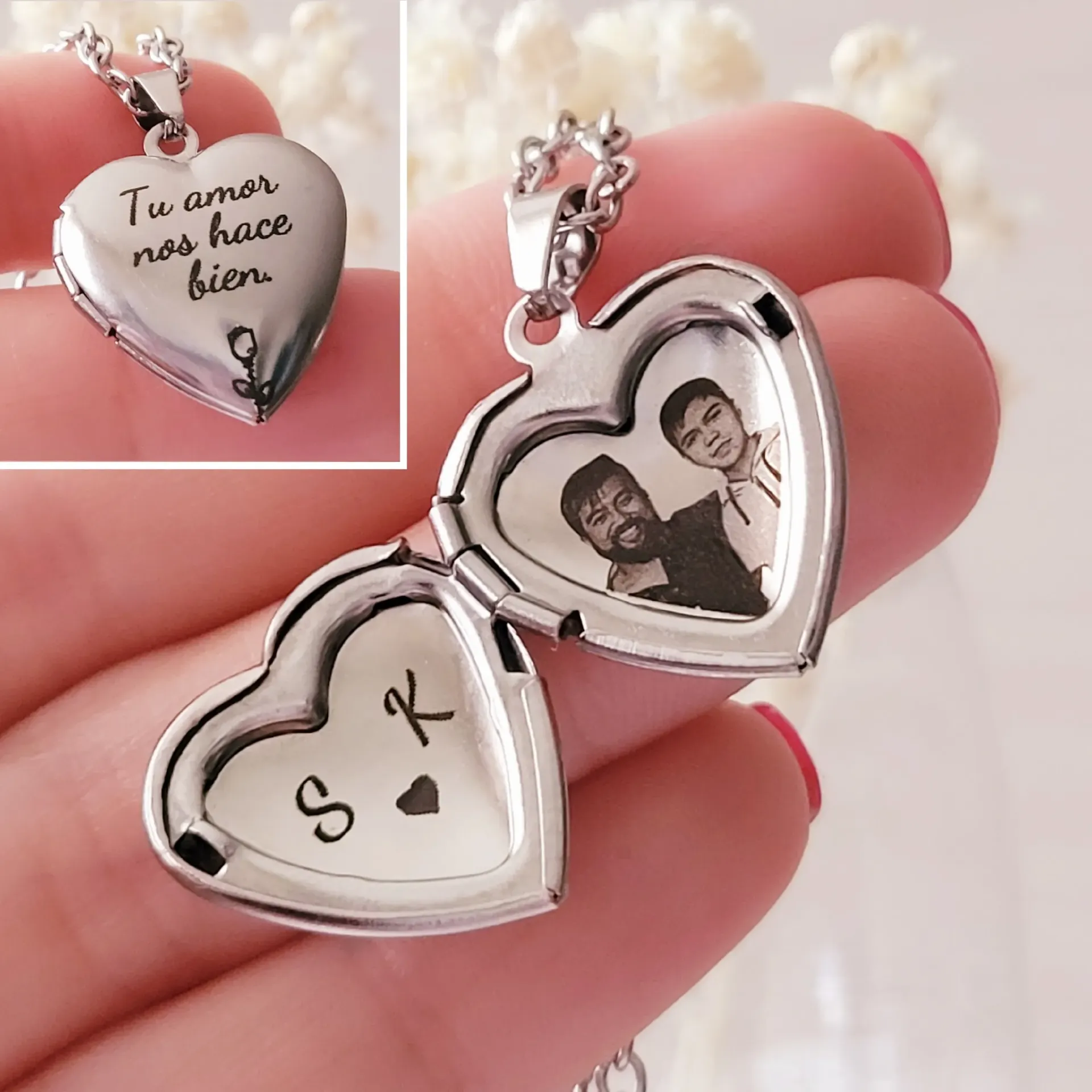 Collar RELICARIO ETERNO en forma de corazón